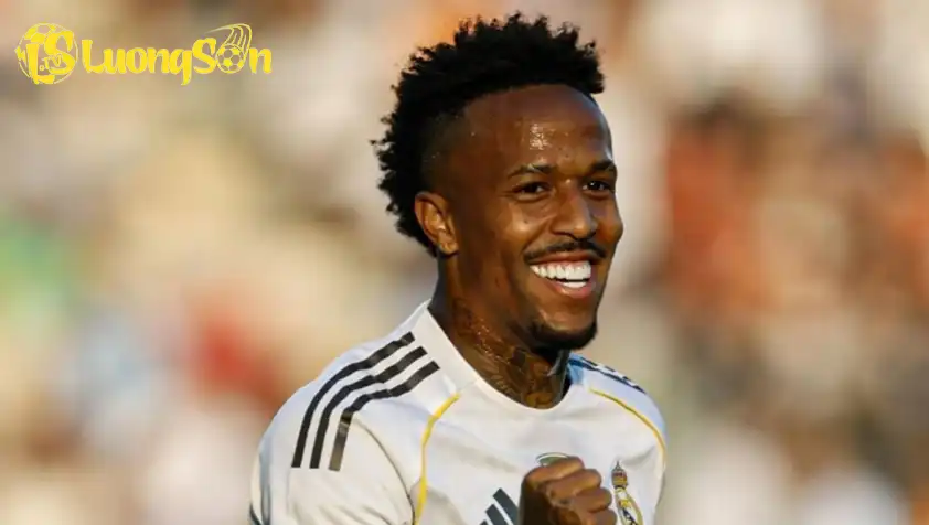 Militao trở lại sau chấn thương dây chằng và nhận được nhiều đề nghị chuyển nhượng Militao trở lại sau chấn thương dây chằng và nhận được nhiều đề nghị chuyển nhượng