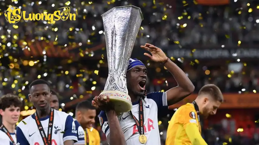 Với việc bị kỷ luật tương lai của Bissouma tại Tottenham đã bị đặt một dấu hỏi lớn (Ảnh: GOAL) Với việc bị kỷ luật tương lai của Bissouma tại Tottenham đã bị đặt một dấu hỏi lớn