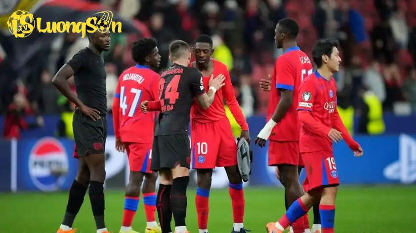 Aleix Garcia xin lỗi người hâm mộ sau thảm bại trước PSG Aleix Garcia xin lỗi người hâm mộ sau thảm bại trước PSG