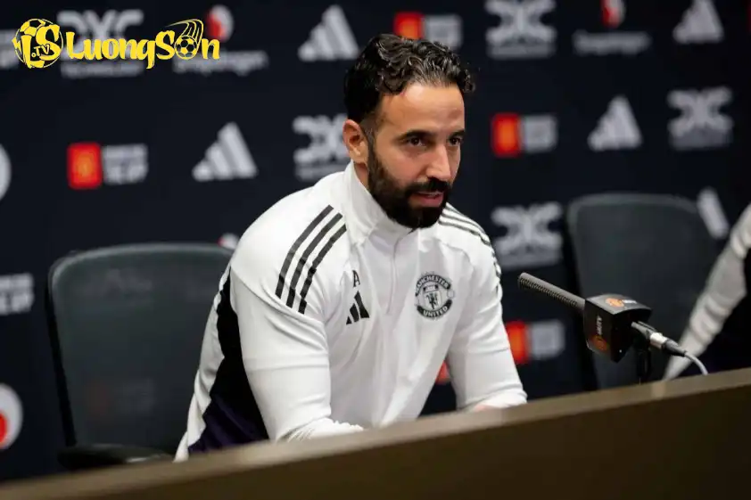 Ruben Amorim vẫn đặt trọn niềm tin vào đội trưởng của mình (Ảnh: X). Ruben Amorim vẫn đặt trọn niềm tin vào đội trưởng của mình