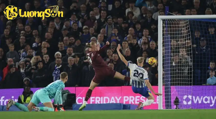 Tiền đạo người Na Uy đang hướng tới cột mốc 100 bàn thắng tại Ngoại hạng Anh (Ảnh: CLB) Tiền đạo người Na Uy đang hướng tới cột mốc 100 bàn thắng tại Ngoại hạng Anh